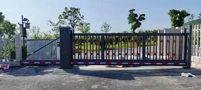 12-meter suspended gate in Dongguan, Guangdong