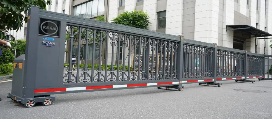 segment telescopic sliding gate