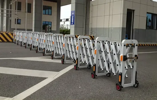 Real-World Case：Retractable Pedestrian Traffic Road Barrier installed at the entrance of an industrial plant in Huangpu District, Guangzhou.