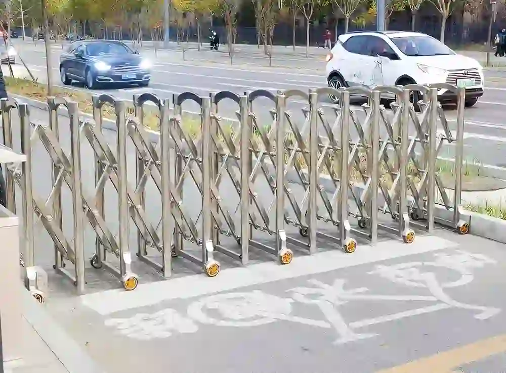 Accordion Barrier, Mobile Retractable Security Fence with Wheels for Parking Lot Traffic Management